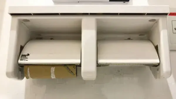 Toilet rolls representing blank and null states